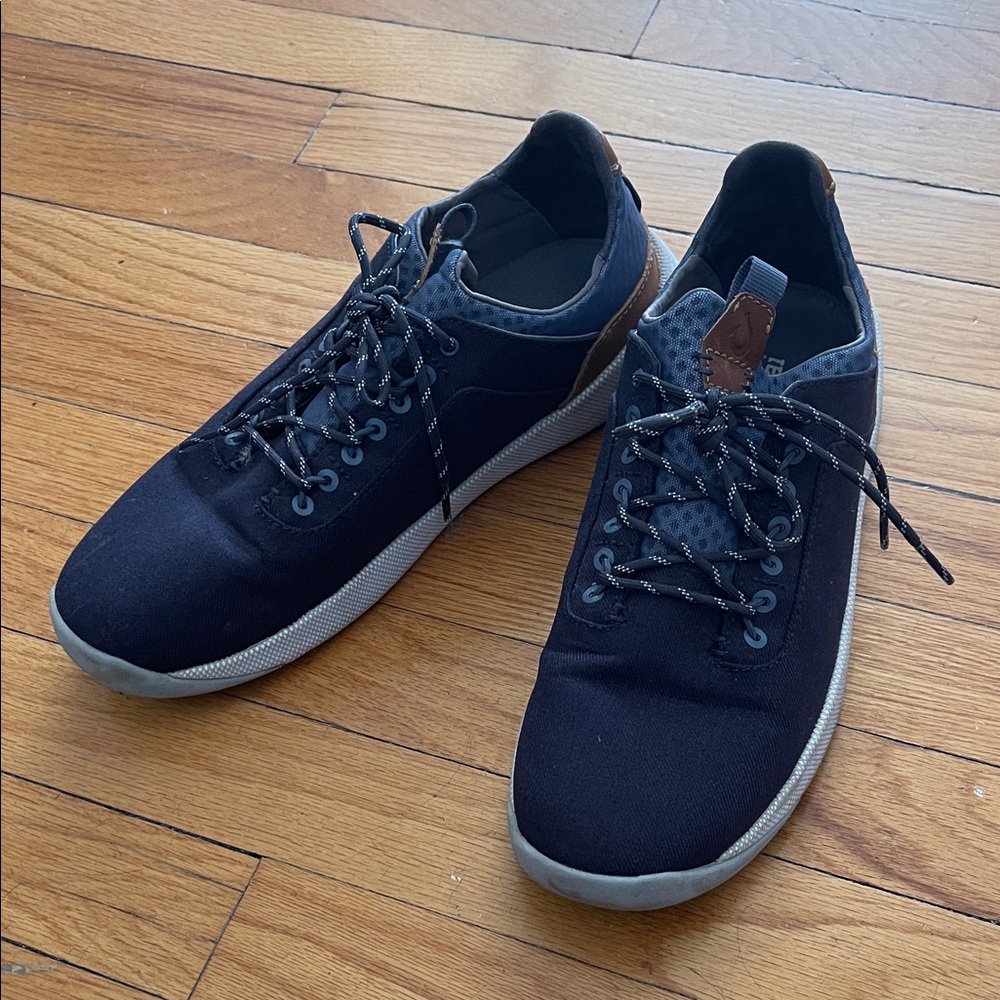 OluKai Sneakers